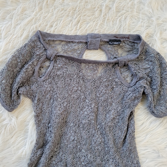Gray Lace Top Bow Back Off Shoulder Sheer Daytrip - Picture 2 of 10